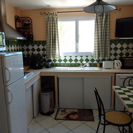 Gite De L'Etang Proche Des Grands Buffets Narbona Exterior foto